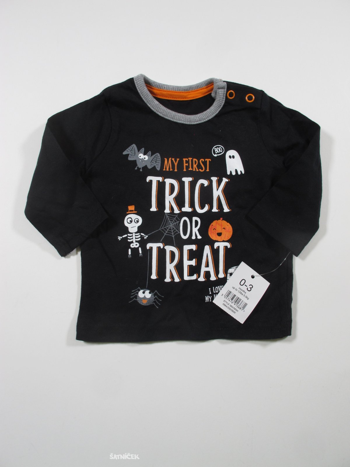 Černé triko s nápisy na Halloween outlet